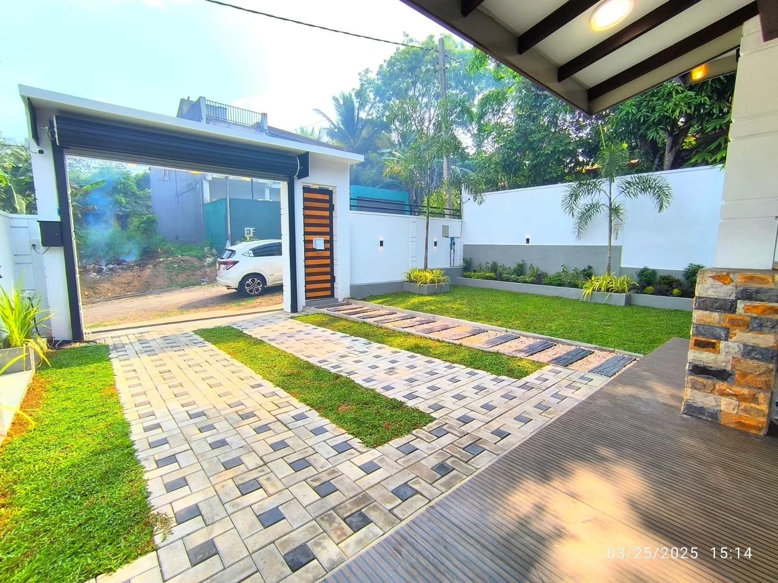 Brand new luxury Two  storey house for sale in Athurugiriya