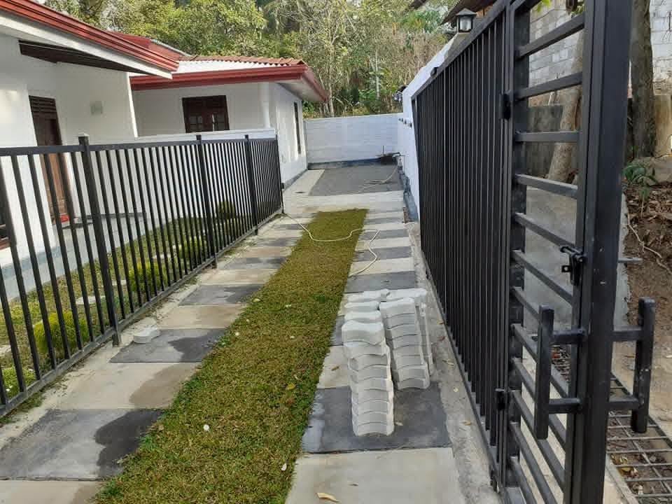 දෙල්ගොඩ මුකලාන උසස් තත්ත්වයේ නිවසක් විකිණීමට ඇත