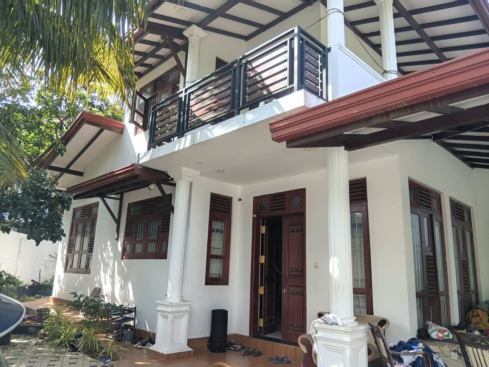මාතර වෙහෙර හේන  පිහිටා ඇති අංග සම්පූර්ණ දෙමහල් නිවසක් විකීනීමට ඇත