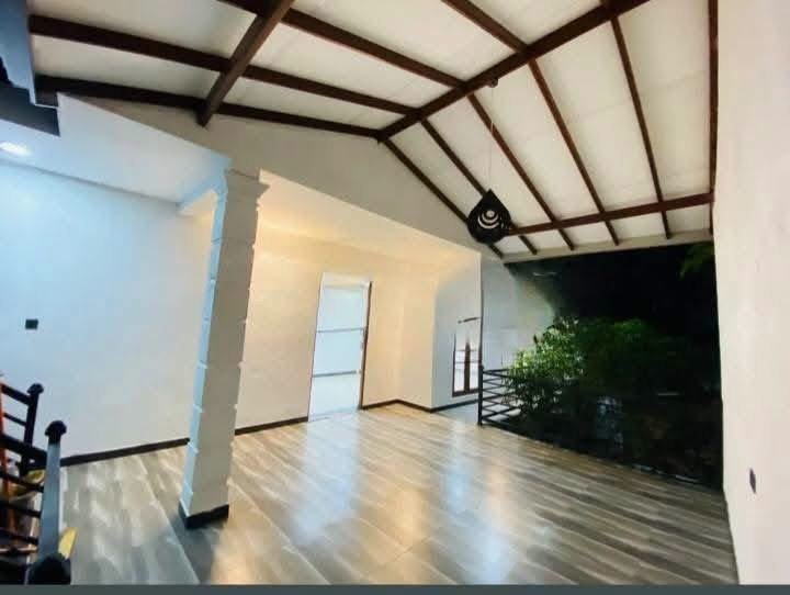 Upstairs House For Rent near to Jayawardenapura hospital