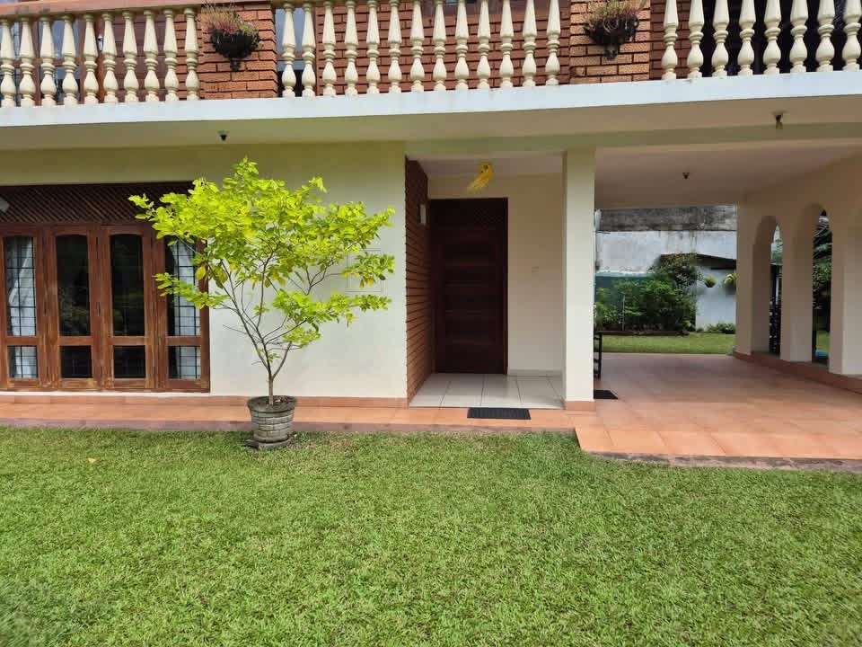Fully furnished Ground floor house for rent Battharamulla
