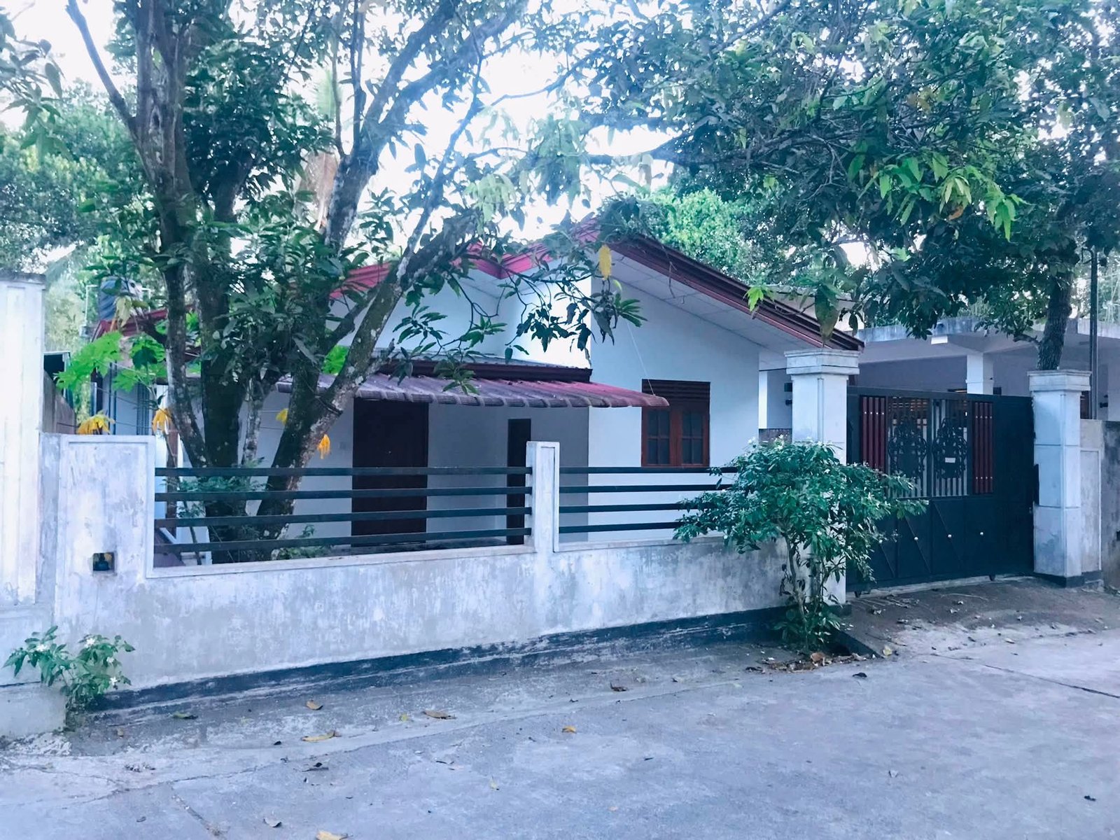 කලගෙඩිහේන සපුගස්තැන්න පාරේ mefieled 04 වන පටුමගේ perch 7.5 ක අංග සමිපූර්න නව නිවසක් විකිනීමට ඇත