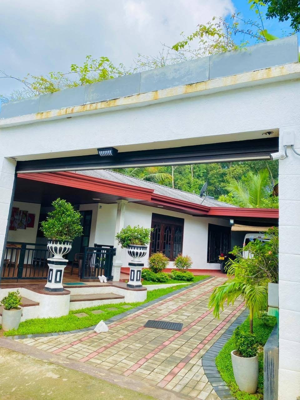 අංග සම්පූර්ණ ගෙදර හා පචස් 14.5 ඉඩම ඉක්මනින් විකිනීමට