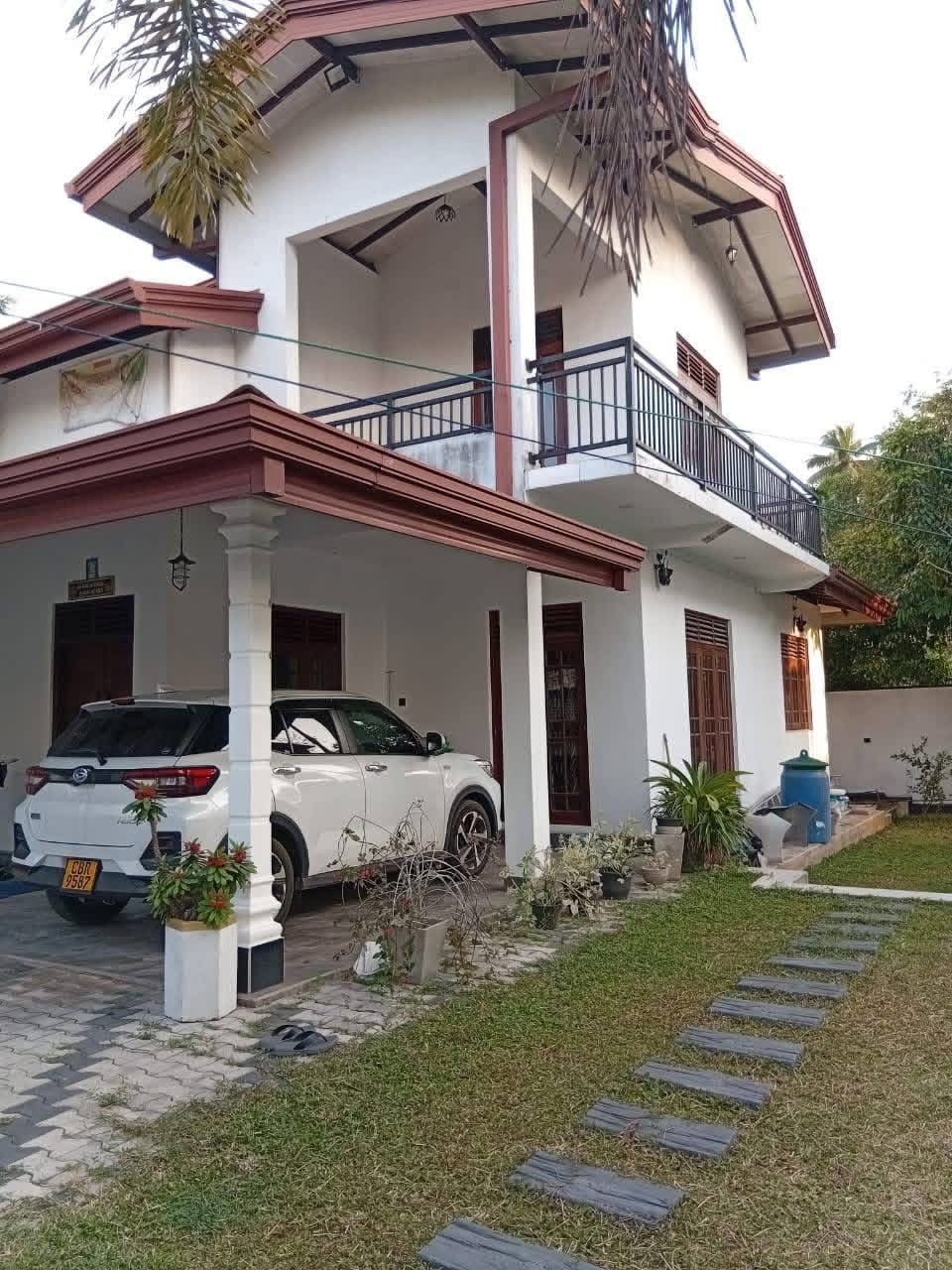 බියගම වෙලද කලාපයෙ අසන්නයෙ දෙමහල් නිවසක් විකිණීම ඇත