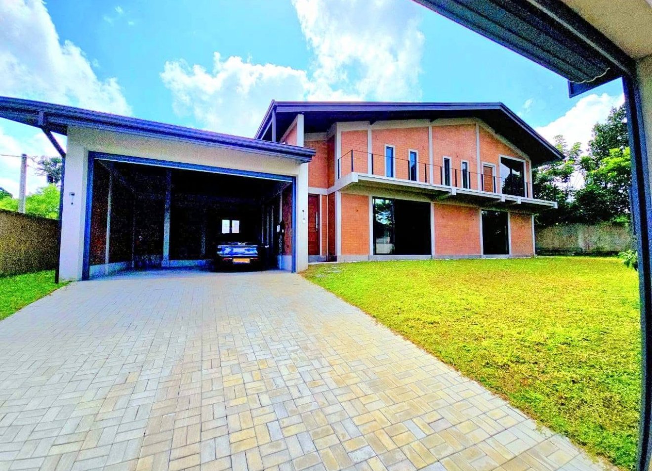 A Beautifully Designed Modern VillaHouse For Sale in a Peaceful Residential Area of Kahathuduwa