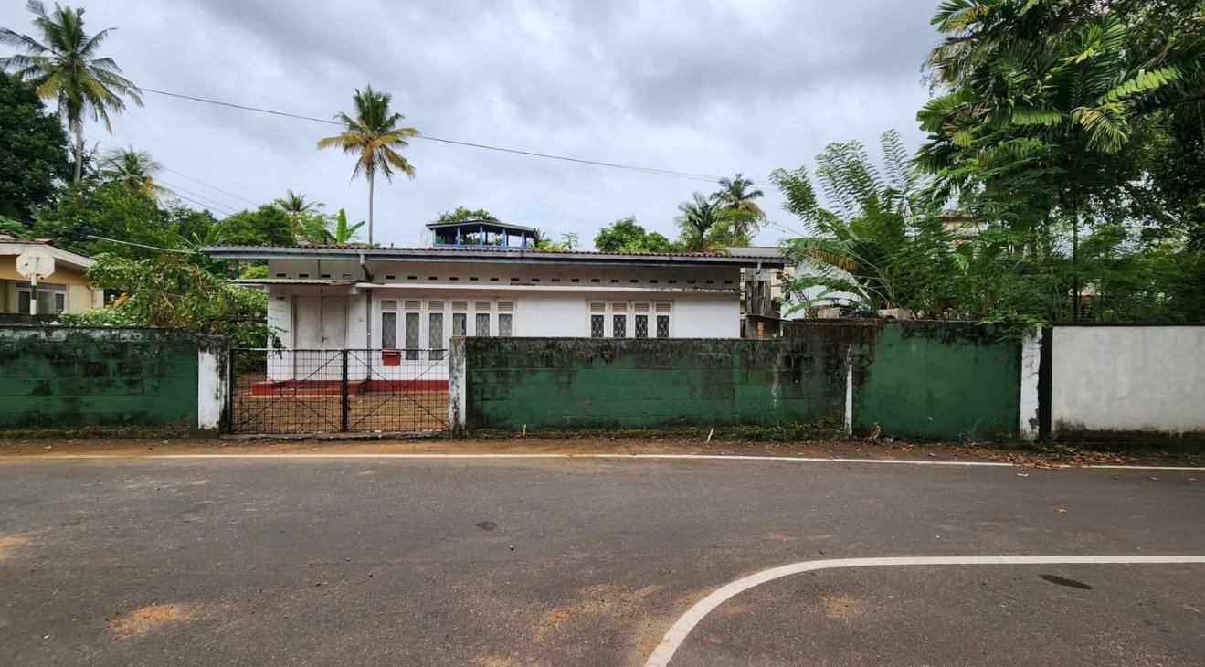 Homagama Galawilawatta 18p with old house for Sale