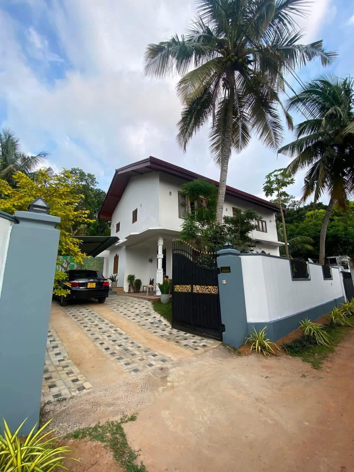 රාගම දඹුව සාමකාමී, පවුලට හිතකර ප්‍රදේශයක පර්චස් 12 ක දෙමහල් නිවසක් විකිණීමට