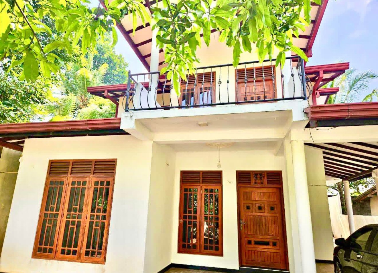 හෝමාගම ගොඩගම දෙමහල් නිවසක් විකිණීමට තිබේ