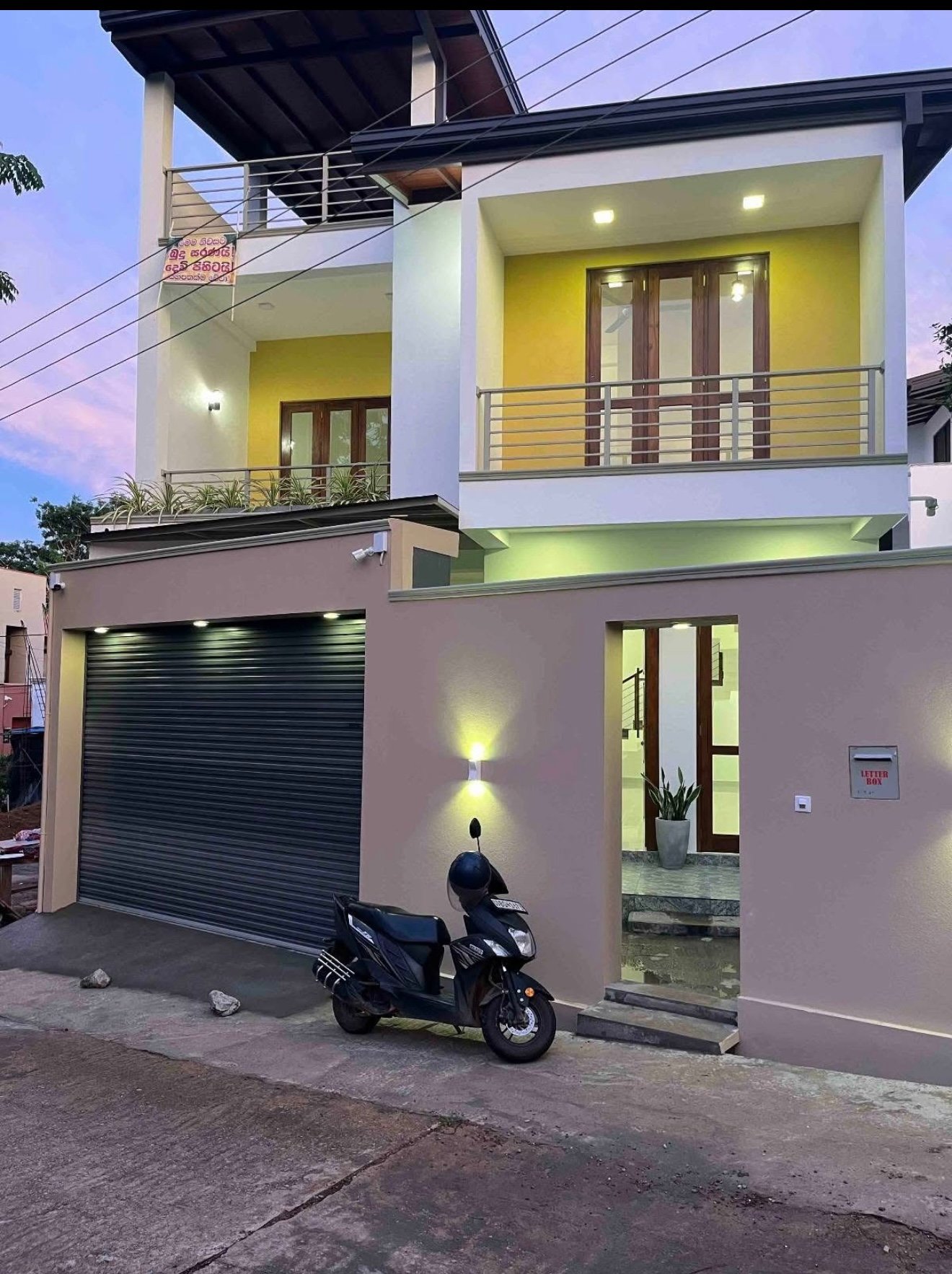 MALABE KAHANTHOTA ROAD MODERN 2-STORY LUXURY HOUSE FOR SALE