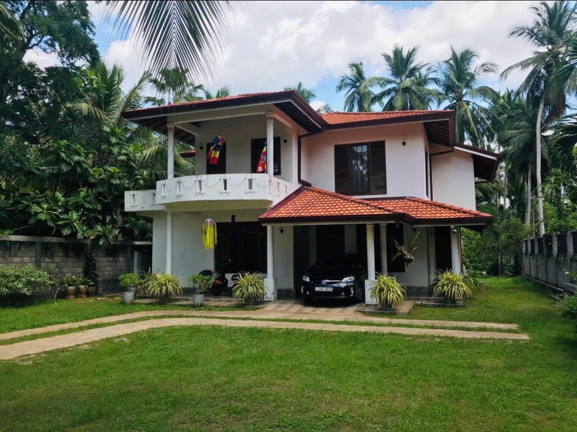 කුලියාපිටියෙන් අගනා නිවසක්