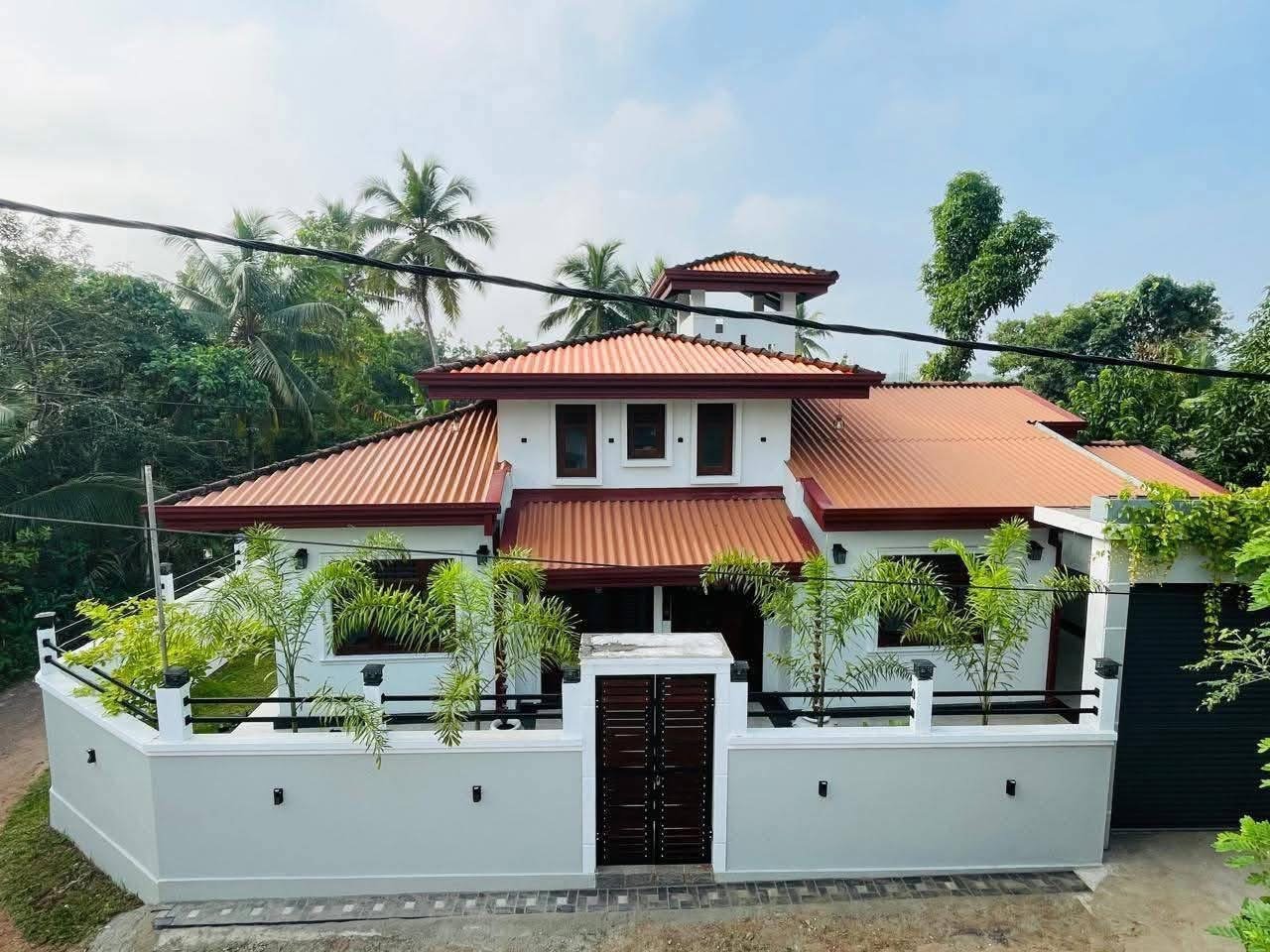 කඩවත වෑබඩ අංගසම්පූර්ණ නවීන තනි මහල් නිවසක් විකිණීමට