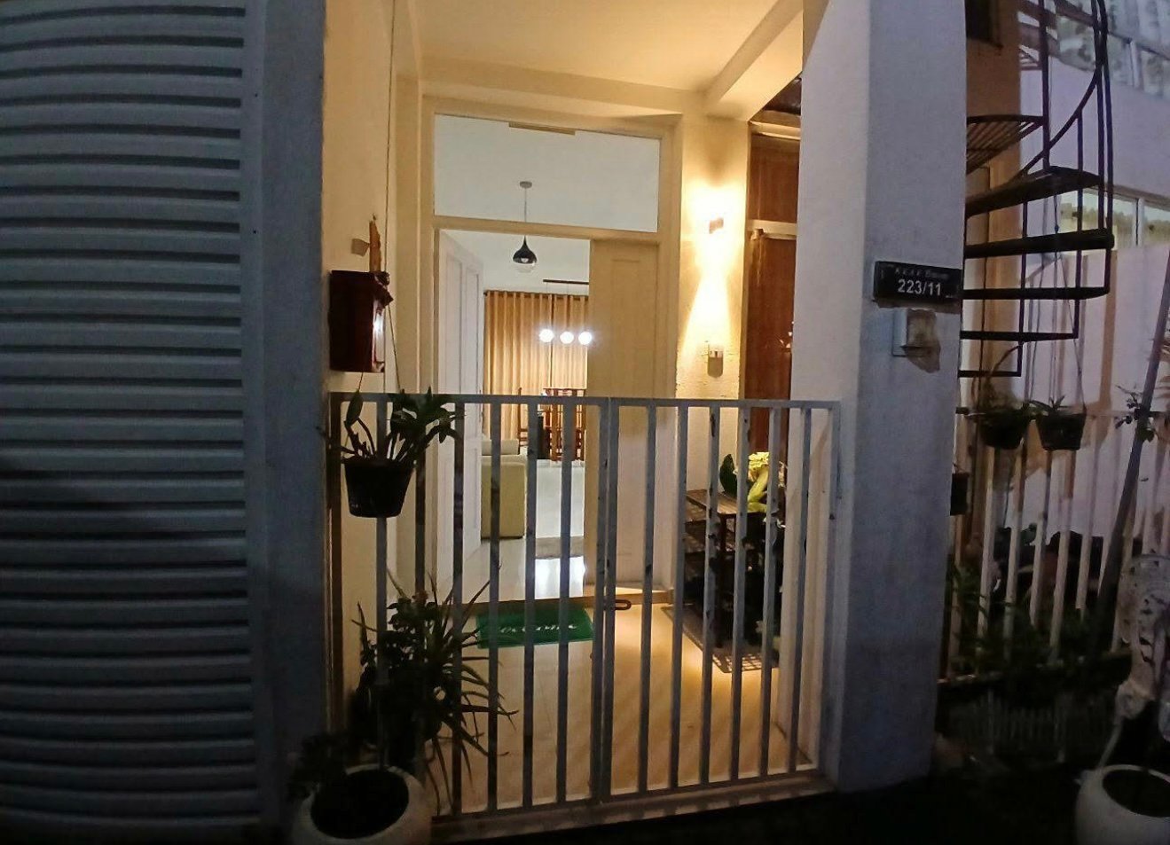 හෝමගම පොලිසිය පාර කටුවාන      (park lane) හි මෙම නිවස විකිණීමට