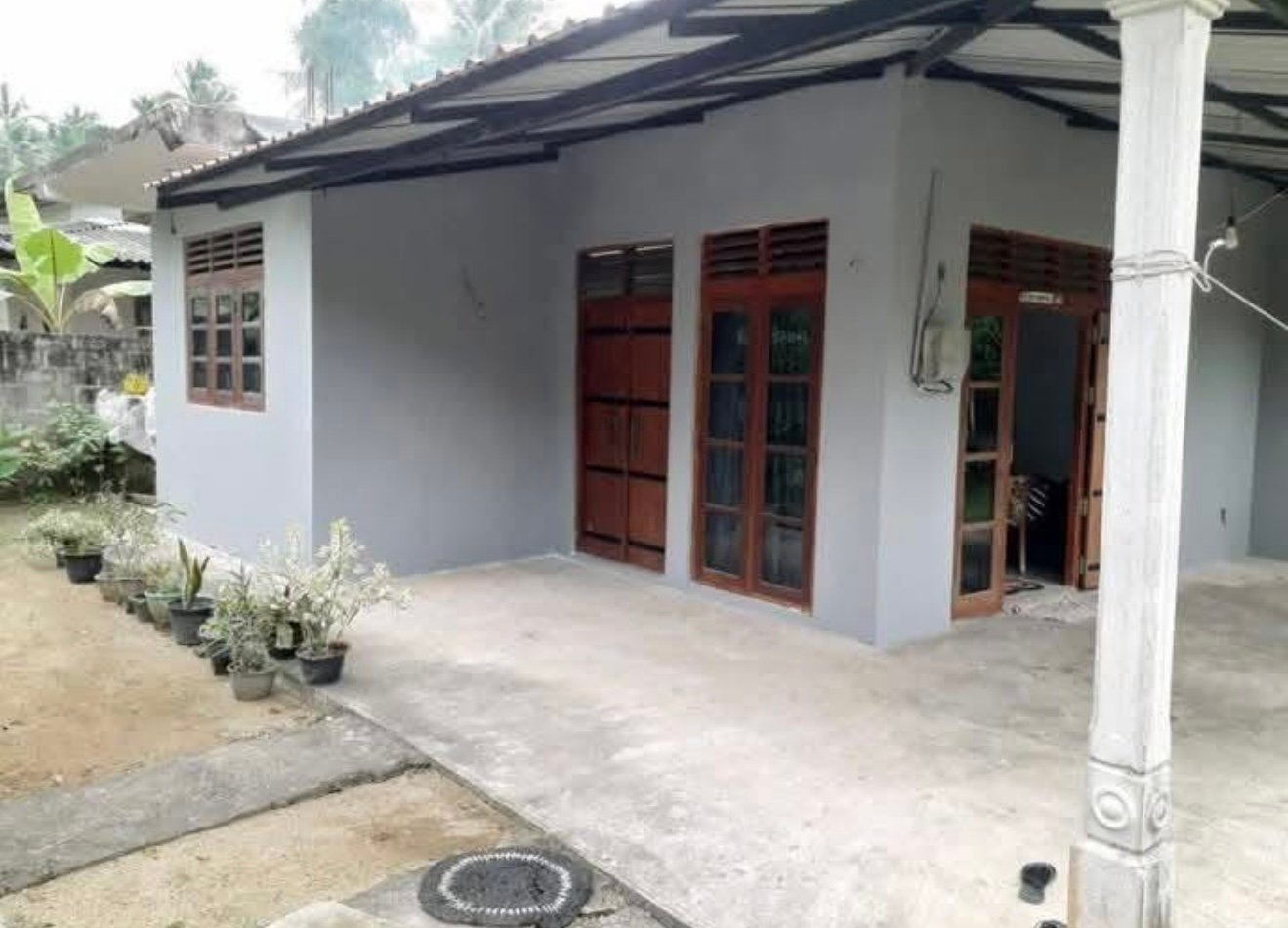 මිනුවන්ගොඩ කොලබ පාරෙ පොල්වත්තෙ මෙම නිවස විකිණීමට ඇත