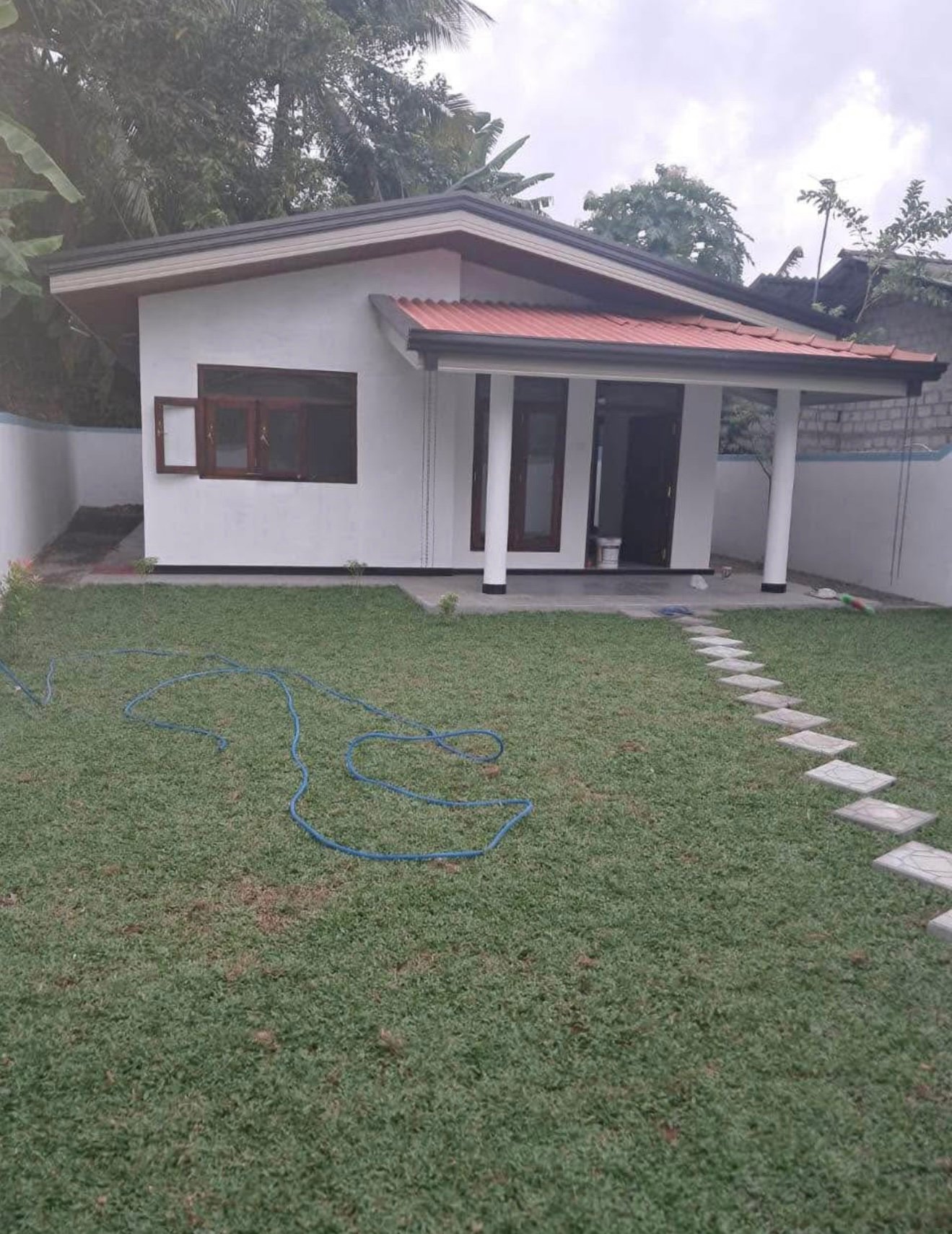 ඕපාත කොටුගොඩ වටිනා නිවසක් ඉක්මනින් විකිණීමට