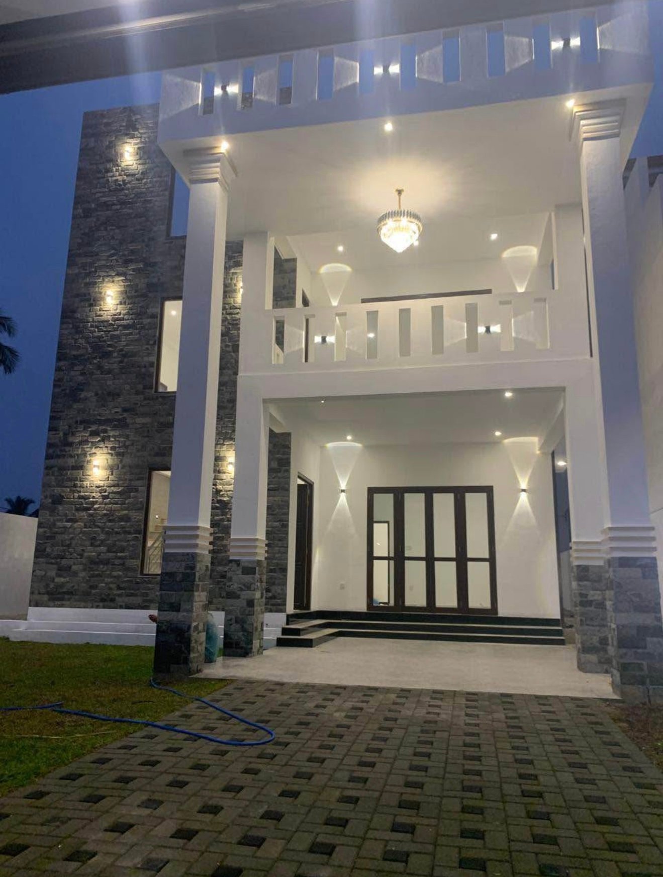 මෙම නවින නිවස විකිනිමට