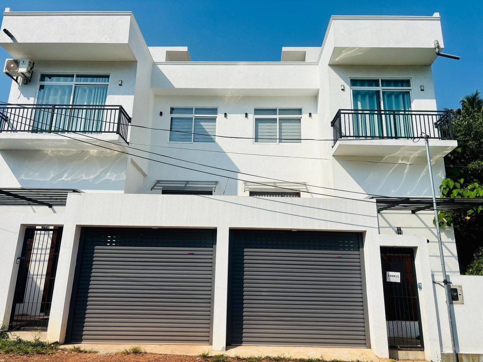 3 Story House For Rent Thalawathugodau