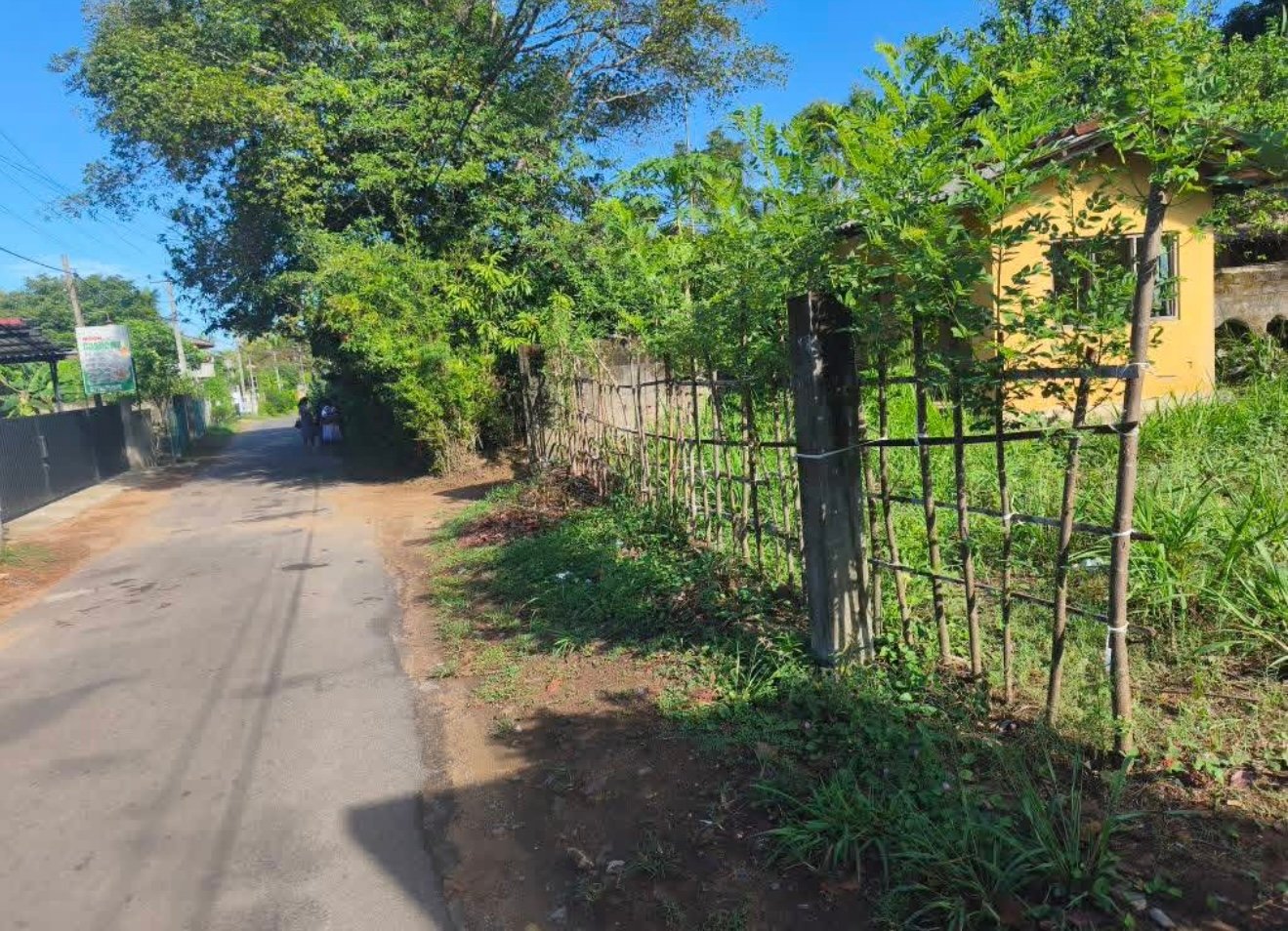 Kadawatha  Ganemulla Road 8 perches for sale