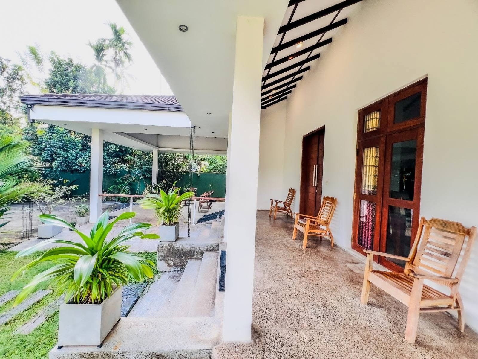 Luxury villa house for sale in Negombo Demanhandiya area