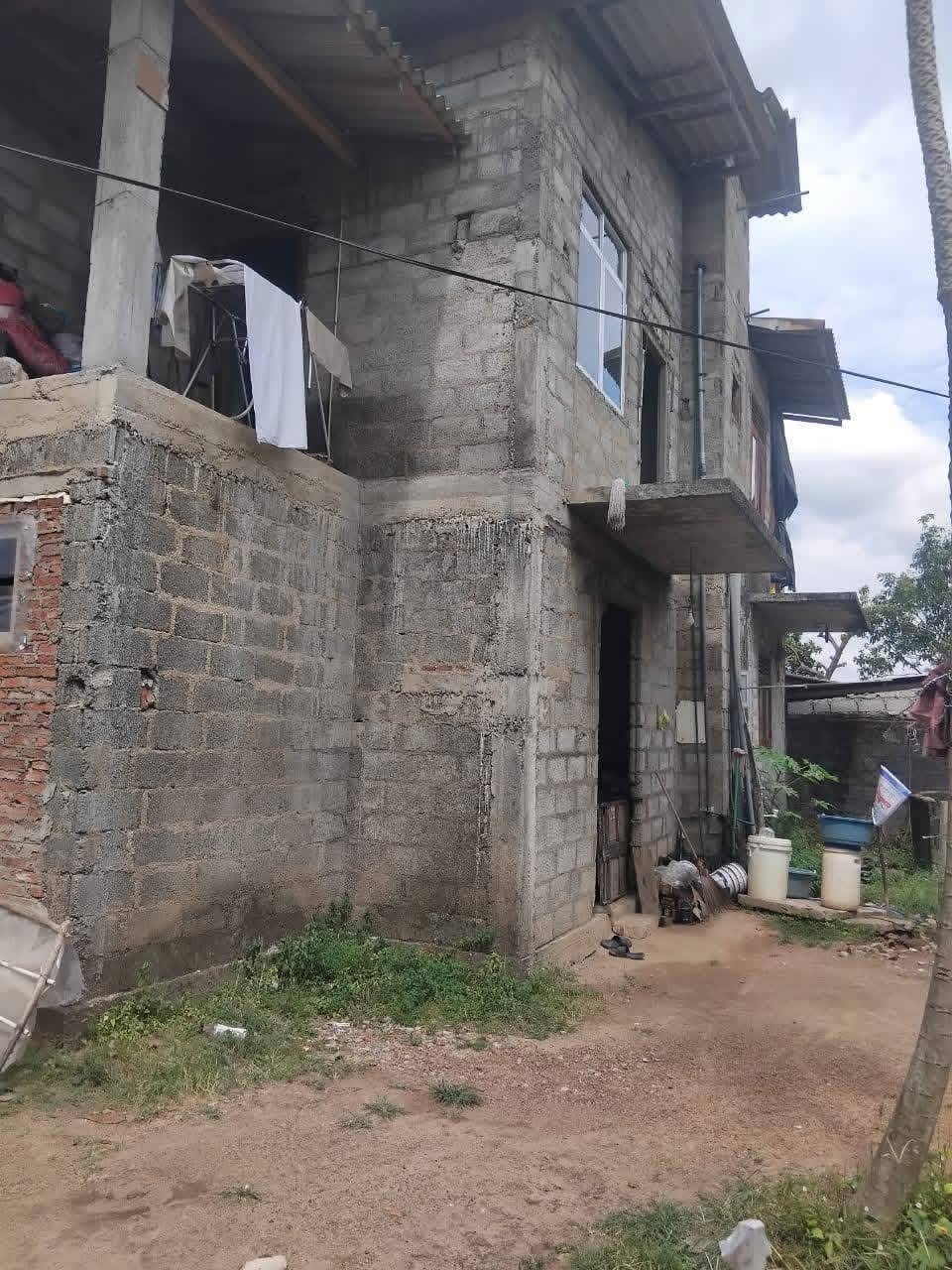 තට්ටු දෙකක නිවසක් විකිණීමට