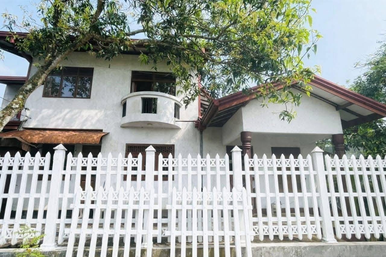 Superb two storey house for sale in Kiriberiya junction 4km from Panadura Bandaragama main road.