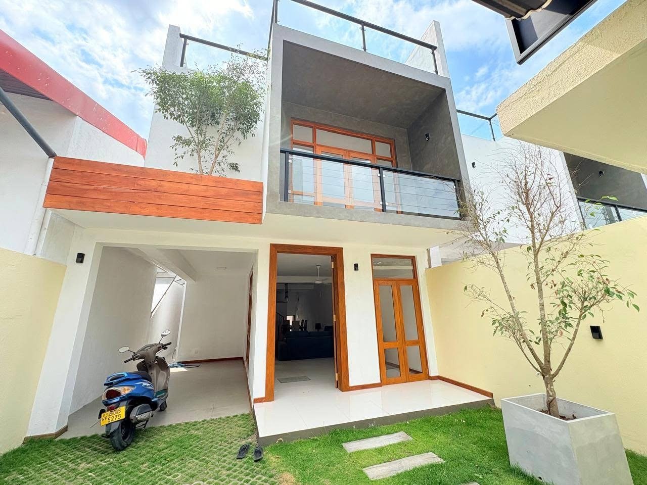 Brand New Luxury House for Sale – Pelawatha