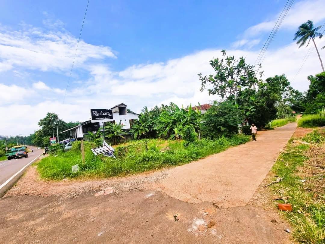 නාල්ලෙන් අංගසම්පූර්ණ ටයිල් කළ නිවසක් ලක්ෂ 105 කට!