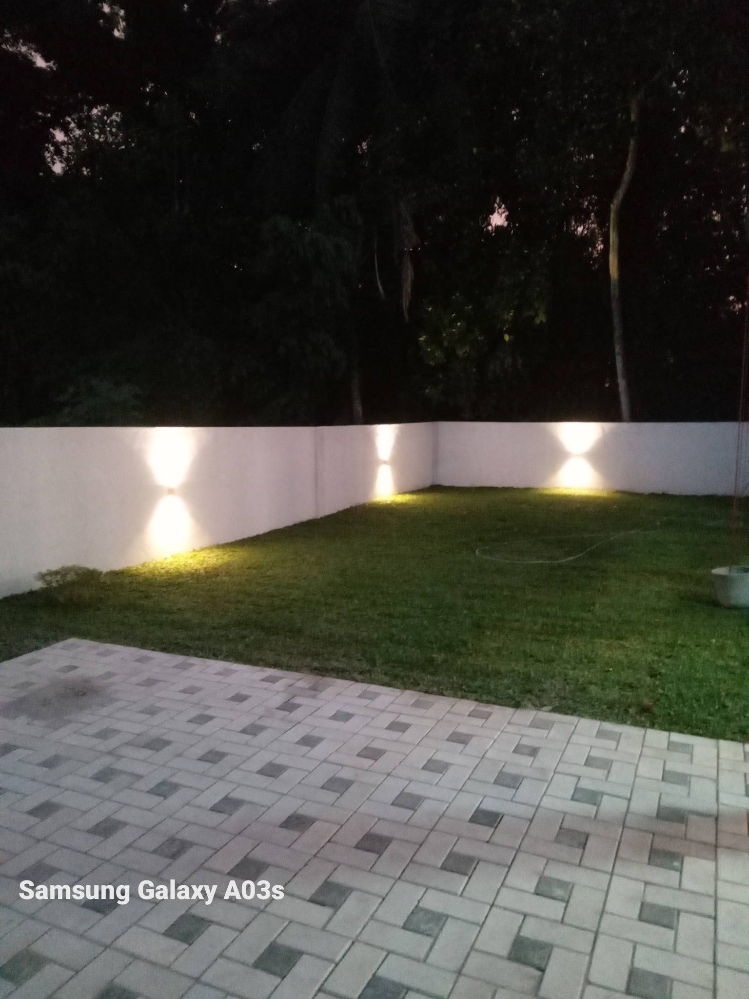 ගම්පහ උඩුගම්පොලින්  ,අලුත්ම අළුත්  අනර්ග නිවස ,