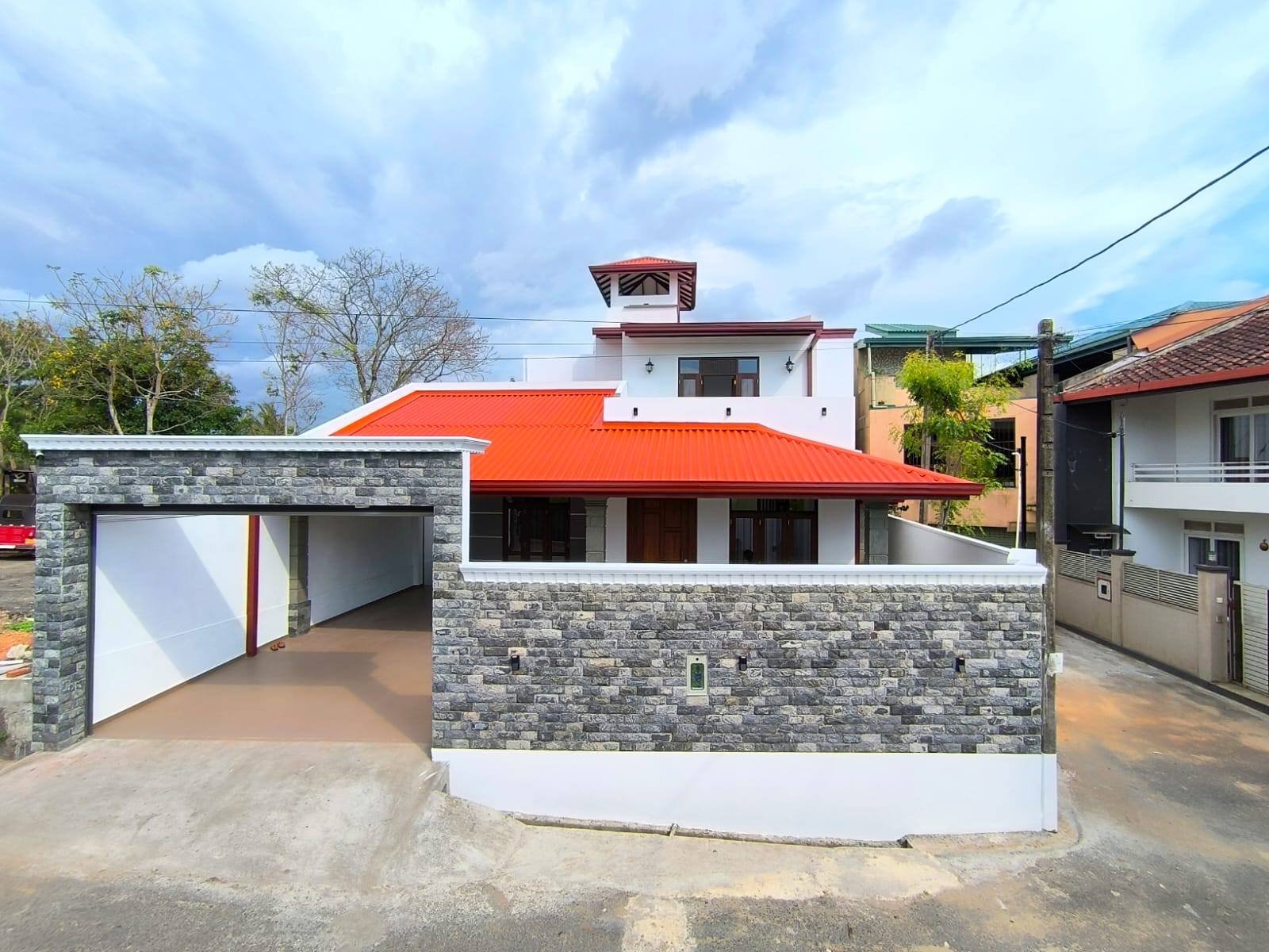 BRAND  NEW THREE STOREY HOUSE FOR SALE IN MALABE