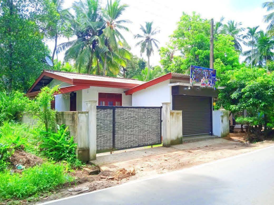 Shop room in Gampaha Delgoda Udupila
