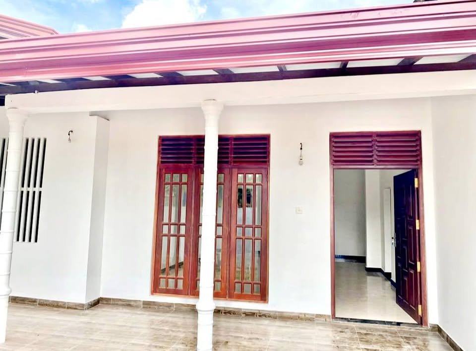 Single storey house for sale