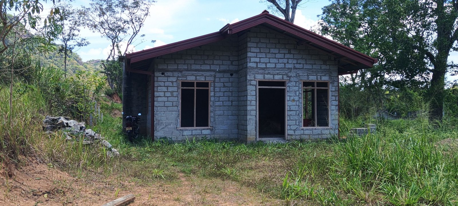 This house with land is for sale