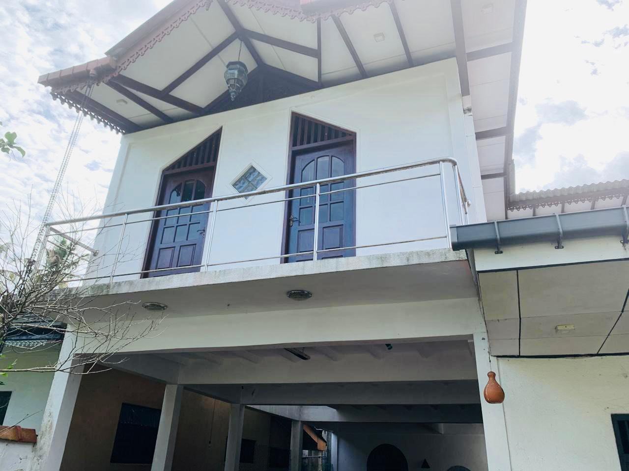 Two storey house with this 15 perches located at Kaduwela