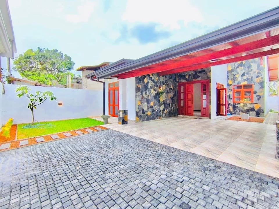 අතුරුගිරියෙ හොදම location එකක ලක්ශ 325ට කාමර 3ක නිවසක් විකිනීමට