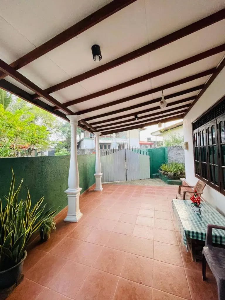 🏡අතුරුගිරිය ඔරුවල මෙම නිවස විකිණීමට