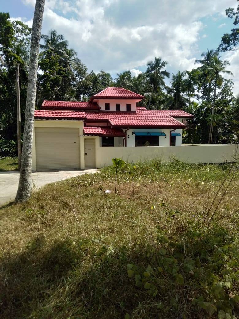 උඩුගම්පොල  අංග සමිපුර්න   පදිංචි නොවූ නිවස විකිනිමට.