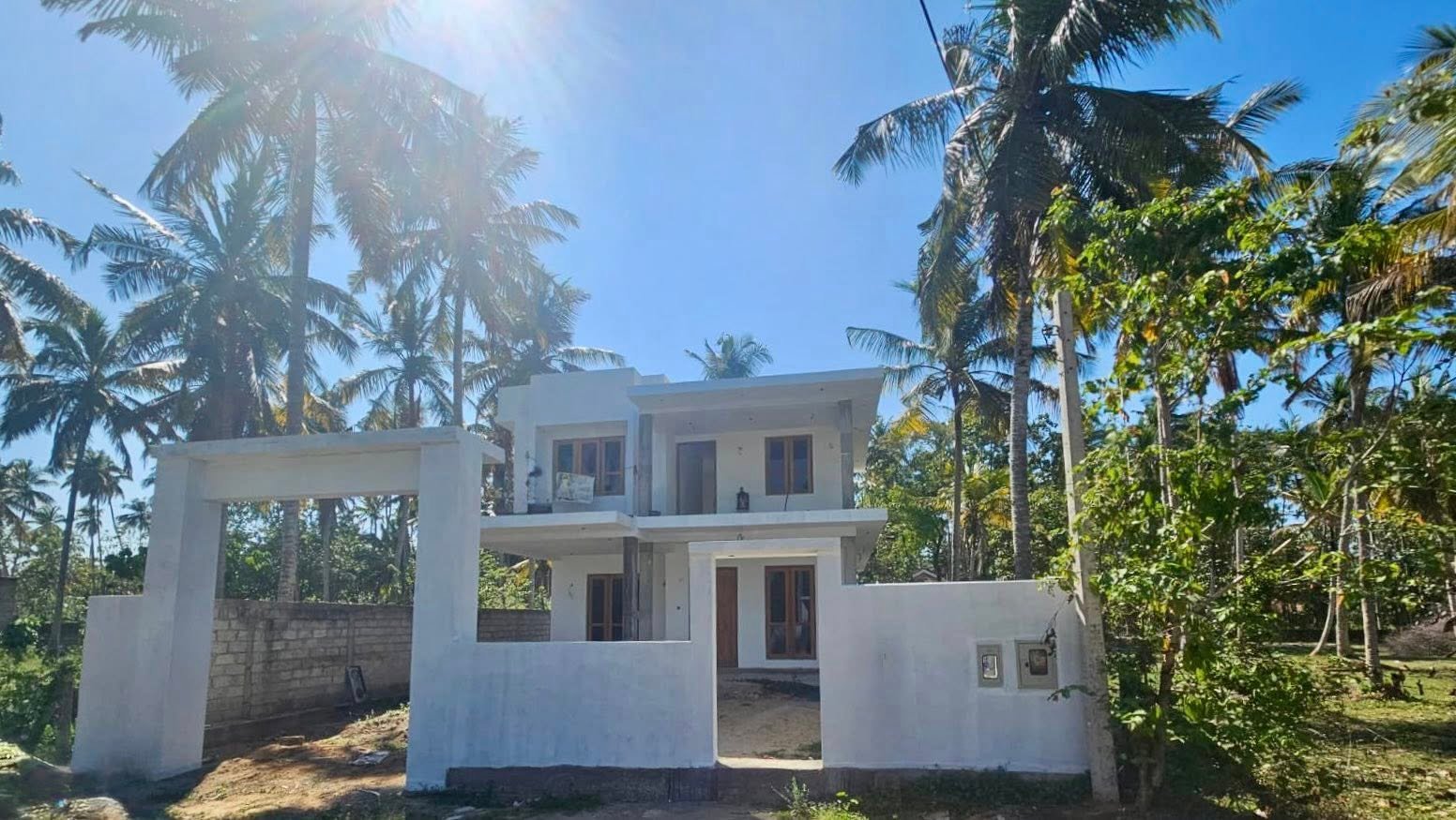 නවීන නිවසක් විකීනීමට